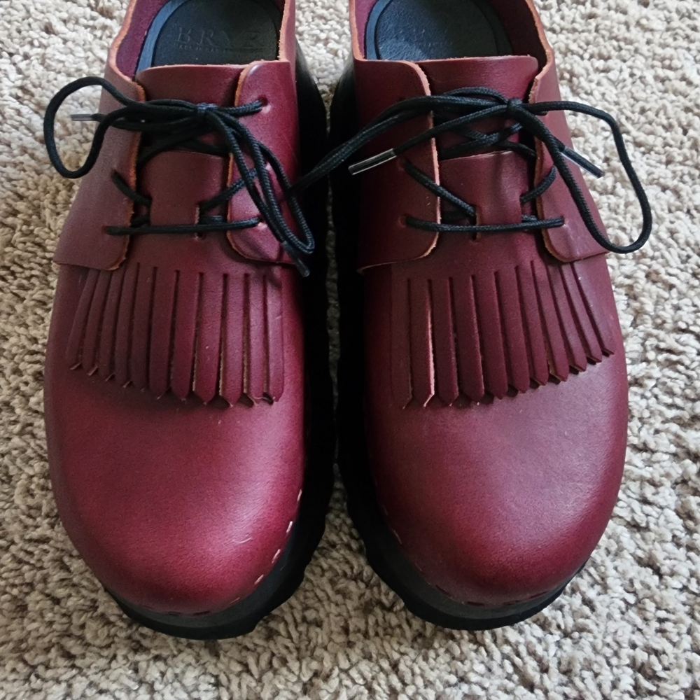 Bryr Oxblood (Burgundy) Charlies With Kilt, Size 5/35